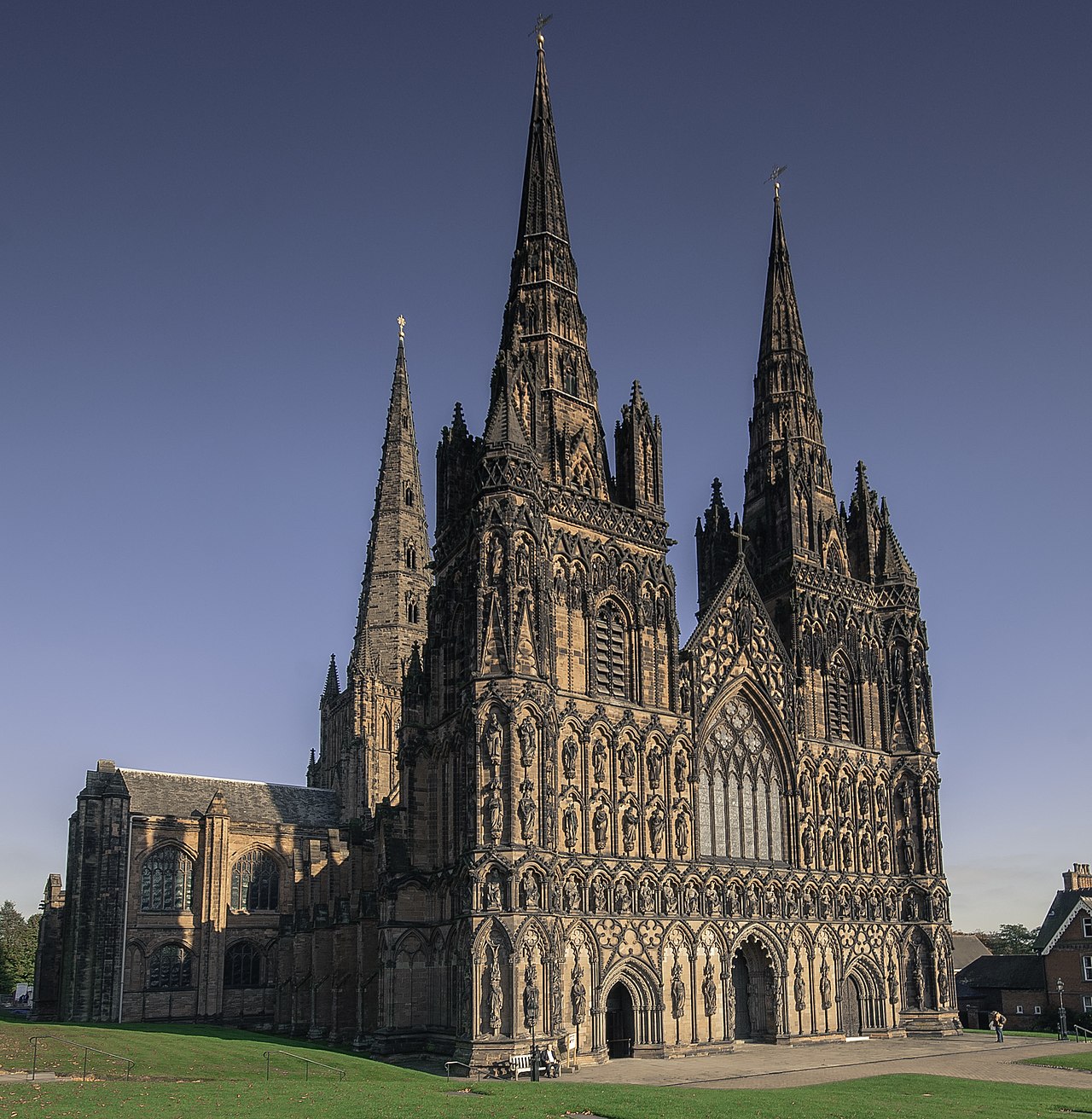 1280px-Lichfield_Cathedral_2010-10-13.jpg